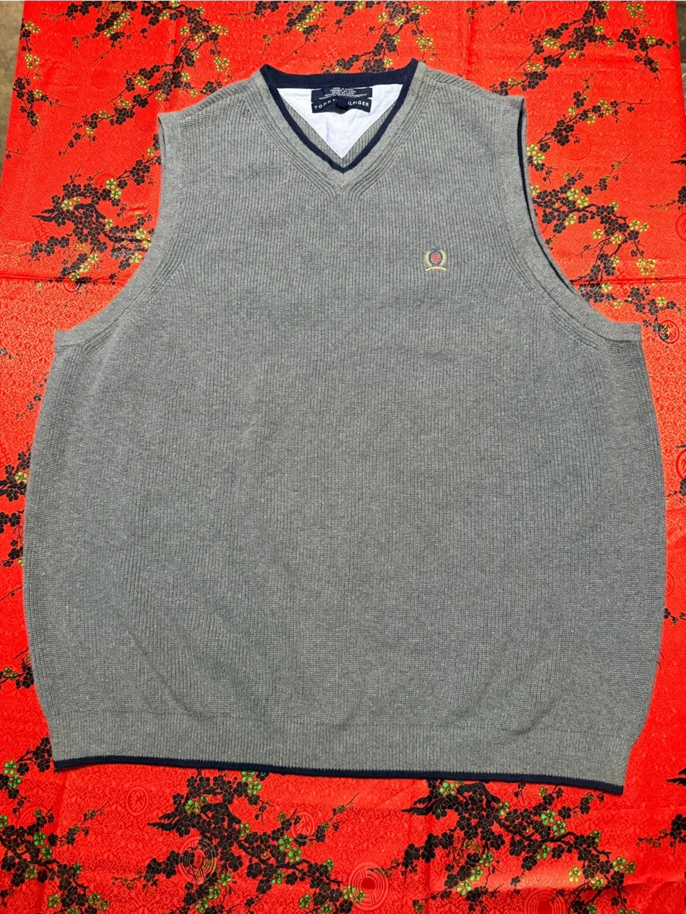Tommy Hilfiger Gray Ribbed Vtg. Sweater vest w Contrast Trim